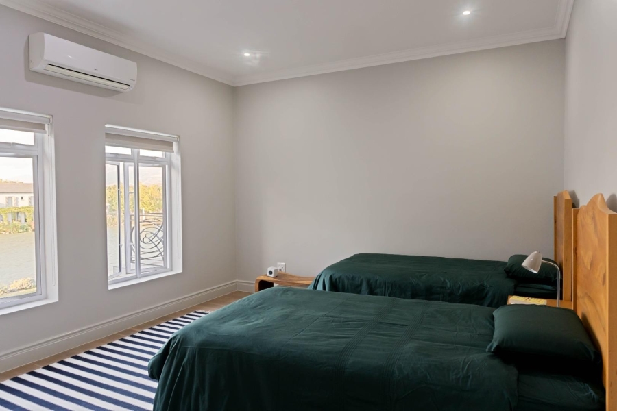5 Bedroom Property for Sale in Val De Vie Estate Western Cape